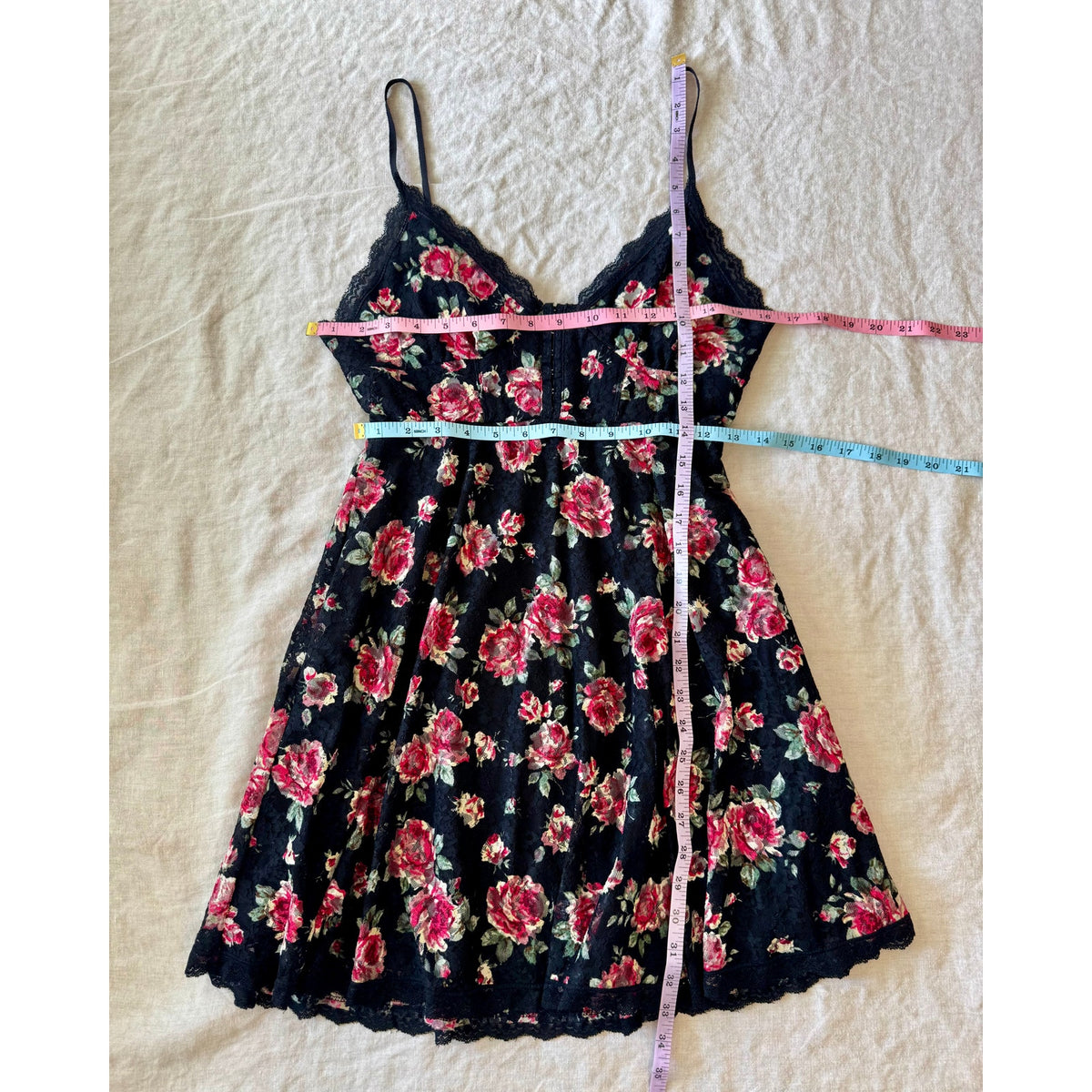 Betsey Johnson Vintage for Urban Outfitters Floral Lace Dress | US S | Excellent Condition