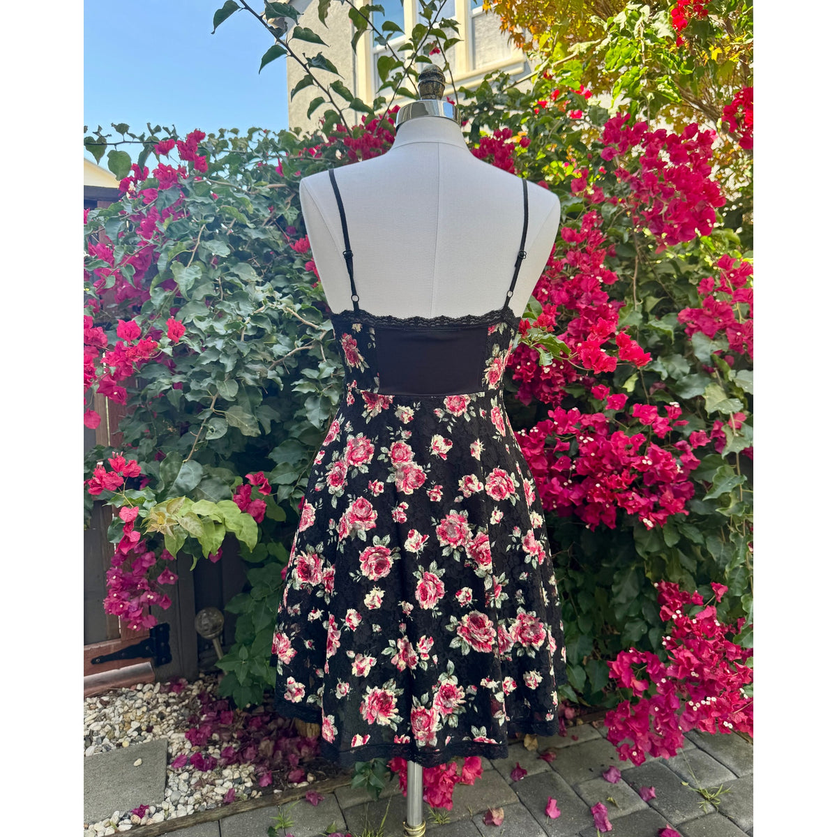 Betsey Johnson Vintage for Urban Outfitters Floral Lace Dress | US S | Excellent Condition